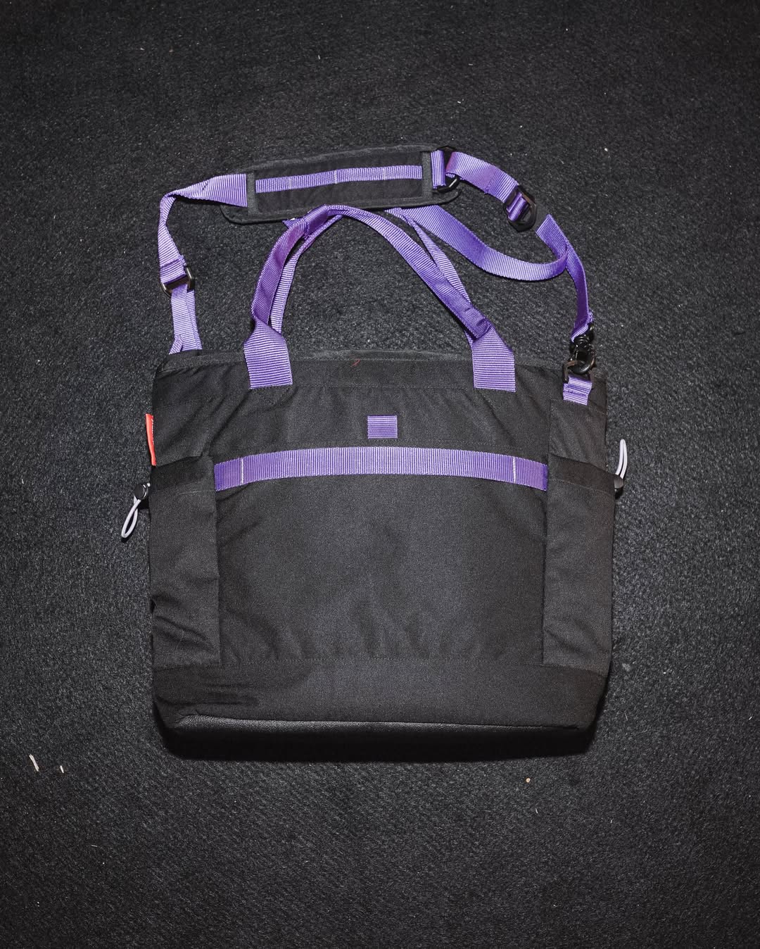 Humblezing x Perunggu Bona Tote Bag Black