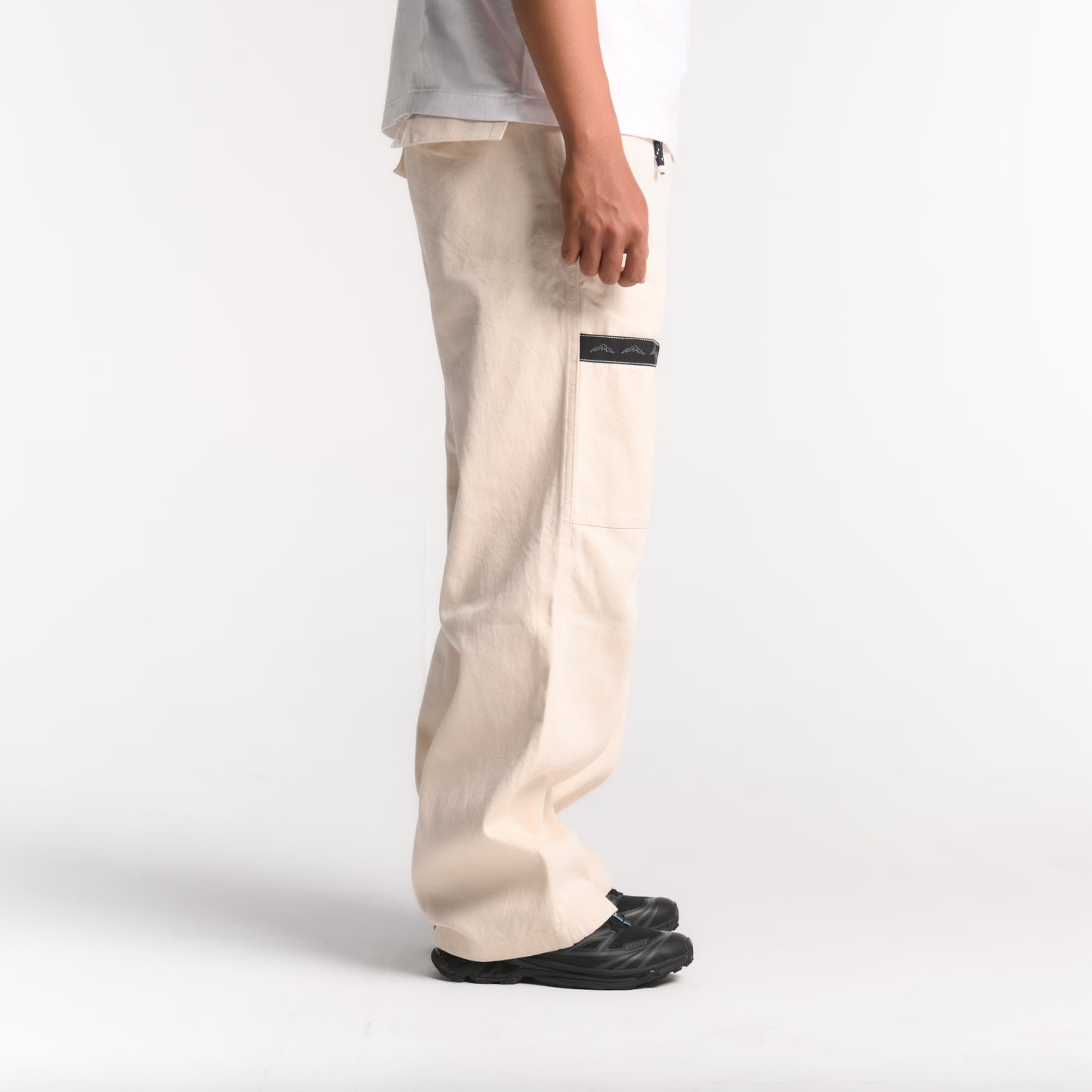 Noir Seamless Cargo Pants Broken White