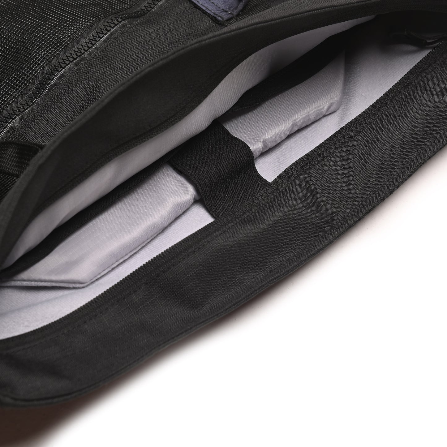 Humblezing x Distortion Miles Marvel Totebag Black