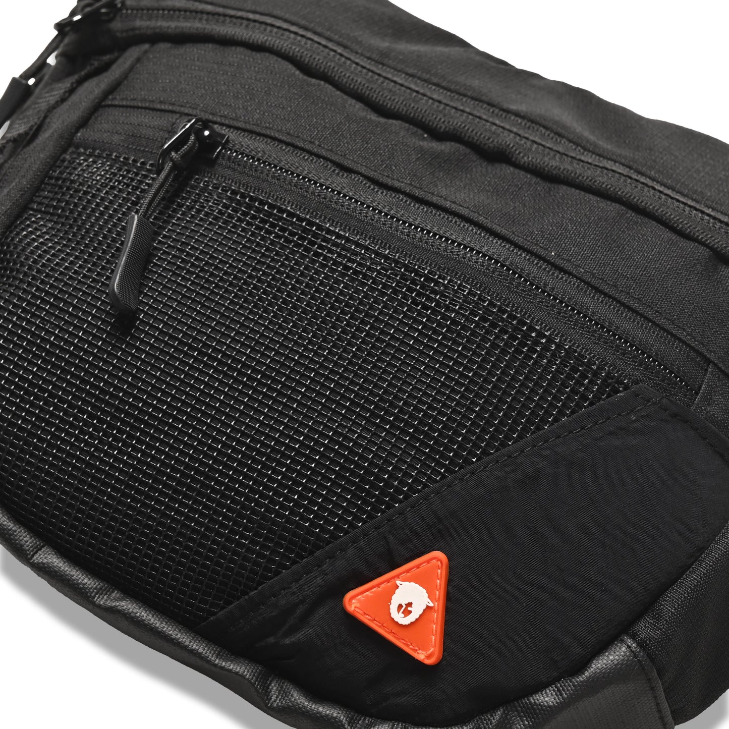 Growler Sling Bag All Black